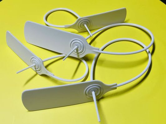 Bulk White Plastic Cloth Security Tag Pada Pakaian persegi panjang