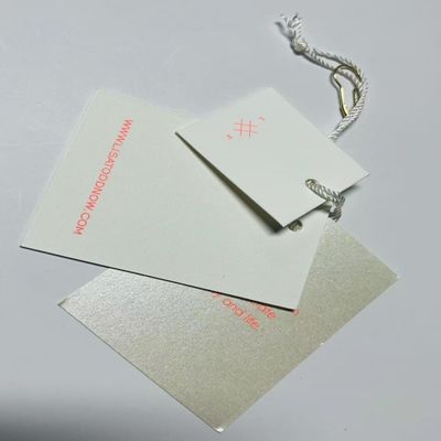 Full Color Sustainable Paper Clothing Jacket Hang Tag Disesuaikan