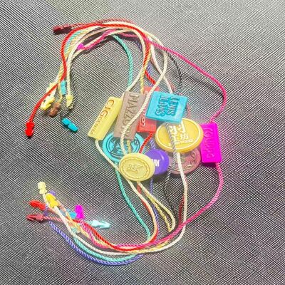 Panjang gantung sekitar 10 inci Plastik Tag Fastener Unik Dan Menarik Tekstur Plastik awet Dan Untuk Industri