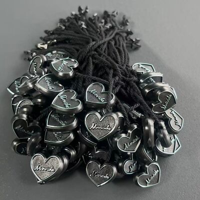 Catatan Gantung Hitam Biasa String Gaya persegi panjang Jumlah 100 Piece Pilihan untuk Pelabelan Garment dan Presentasi Merchandise